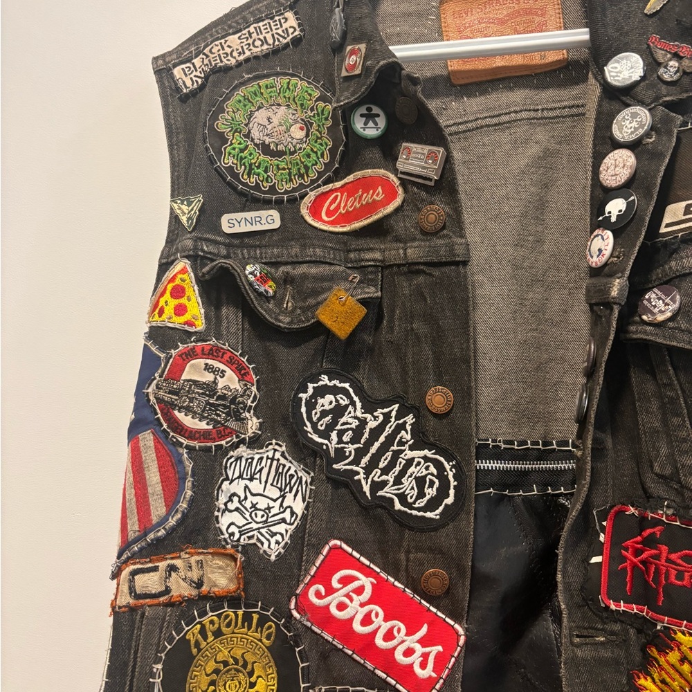 Levi’s Black Denim Vest DIY - Picture 3 of 7